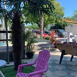 Mobil-home Avec Terrasse, Ideal Pour 4 - Api-1-52-1699 *