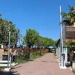 Mobil-home Avec Terrasse, Ideal Pour 4 - Api-1-52-1699 营地 Arvert