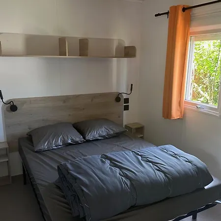 Mobil-home Avec Terrasse, Ideal Pour 4 - Api-1-52-1699 * Arvert
